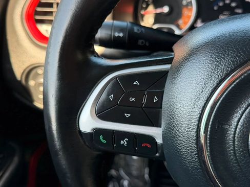 Used 2016 Jeep Renegade Trailhawk AWD/4WD image 34