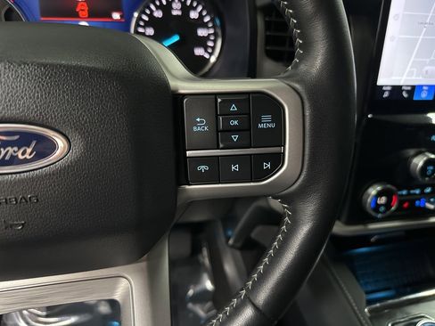 Used 2024 Ford Expedition XLT image 17