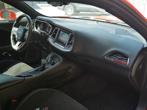 Used 2018 Dodge Challenger SRT Hellcat RWD image 24