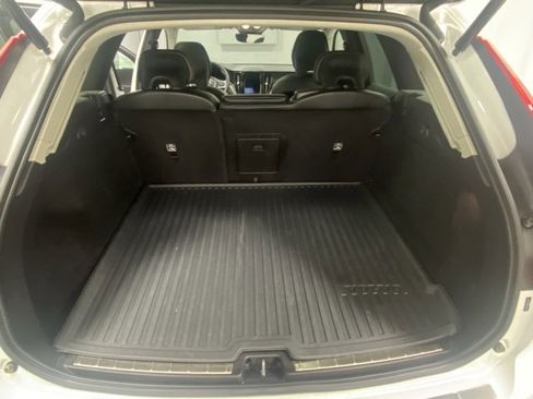 Used 2023 Volvo XC60 B5 Core w/ Climate Package image 9