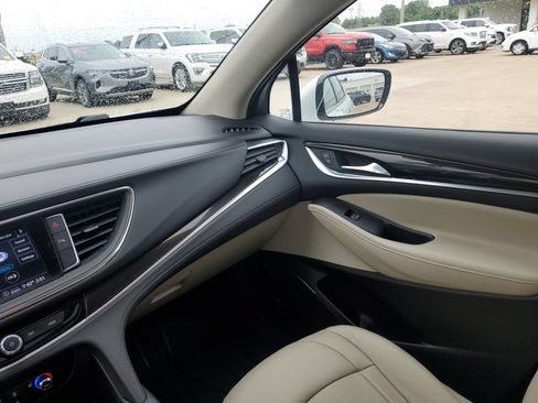 Used 2021 Buick Enclave Essence w/ Sound and Sites Package AWD/4WD image 11