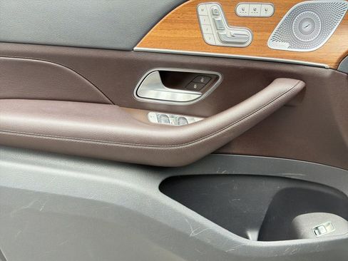 Used 2020 Mercedes-Benz GLS 580 4MATIC image 9