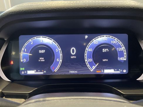 Used 2025 Jeep Grand Cherokee Limited w/ Luxury Tech Group II image 22