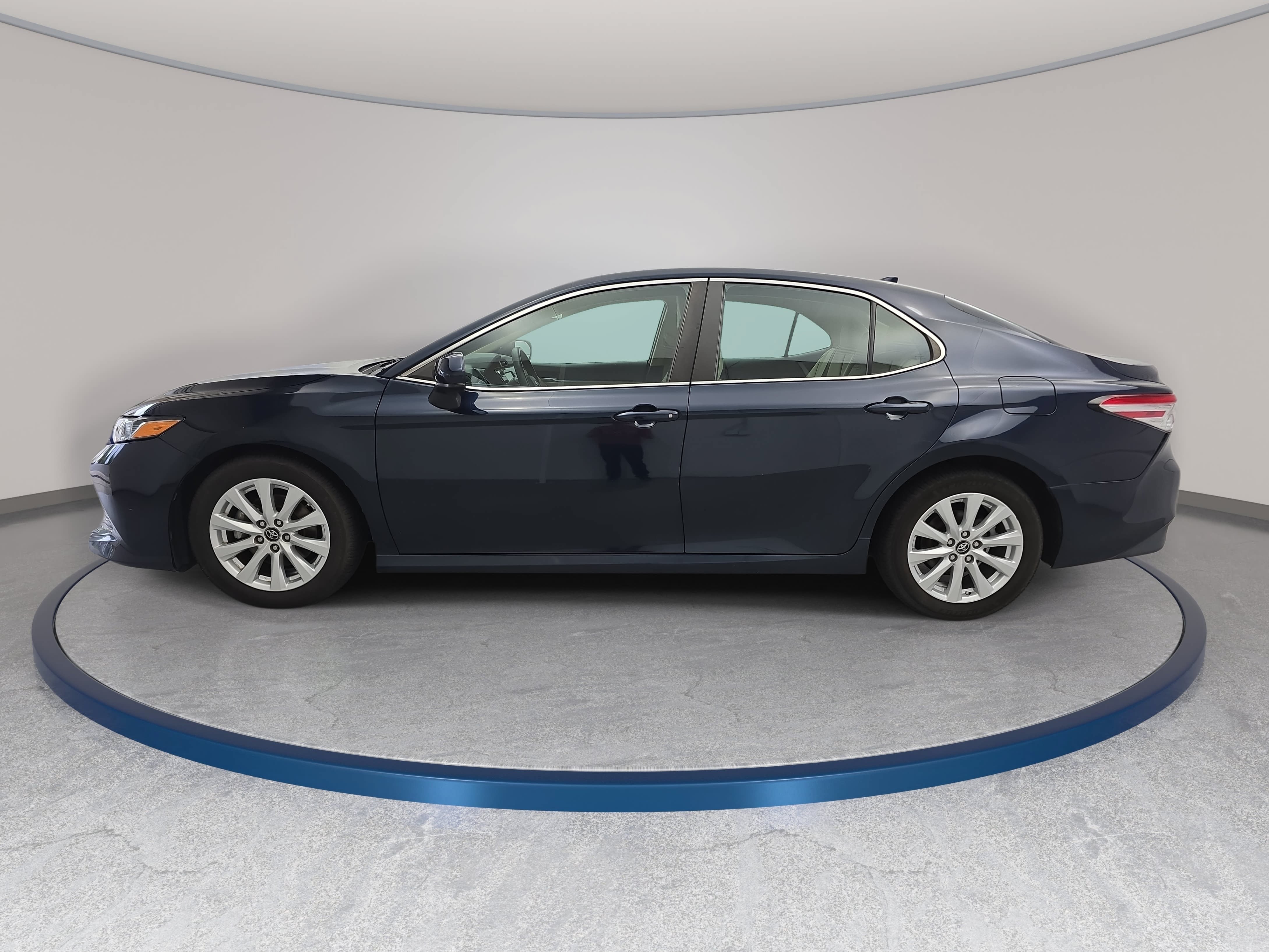 Used 2019 Toyota Camry LE FWD image 8