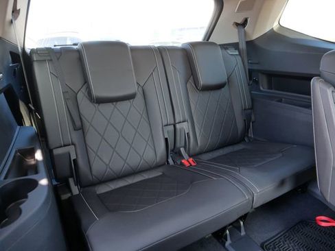 Certified 2025 Volkswagen Atlas SEL Premium R-Line image 20