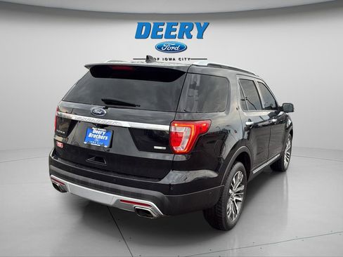 Used 2017 Ford Explorer Platinum image 10