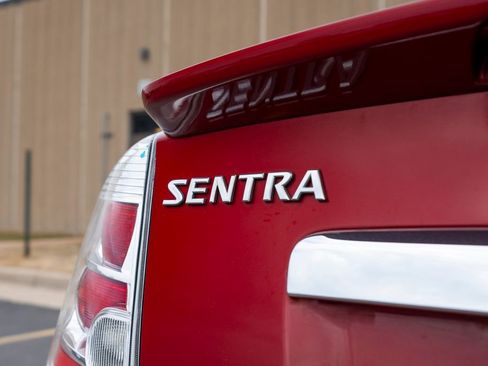 Used 2011 Nissan Sentra 2.0 S w/ Convenience Pkg image 12