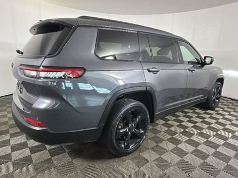 Used 2023 Jeep Grand Cherokee L Laredo AWD/4WD image 2