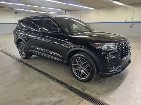 Used 2025 Ford Explorer ST-Line w/ Premium Package AWD/4WD image 1