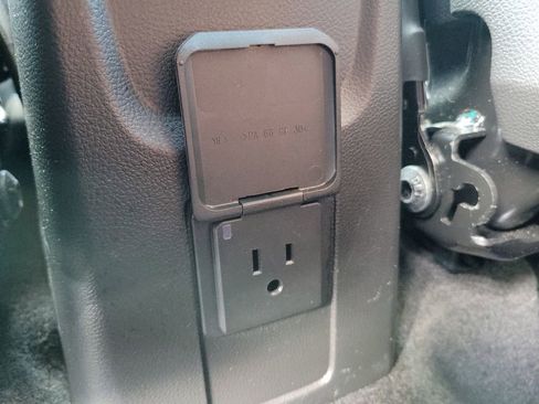 Used 2022 Buick Encore Preferred w/ Safety Package FWD image 13