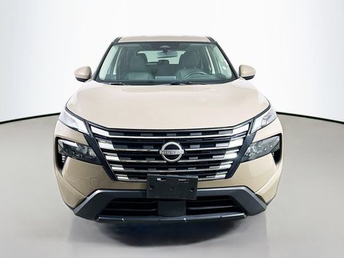 Used 2025 Nissan Rogue SV AWD/4WD image 2