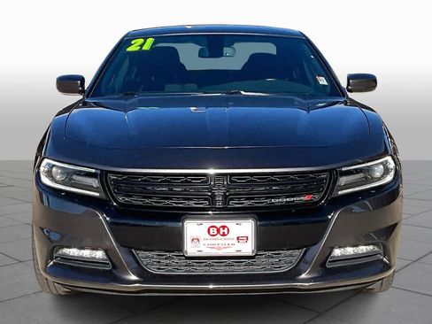 Used 2021 Dodge Charger SXT w/ Driver Convenience Group image 4