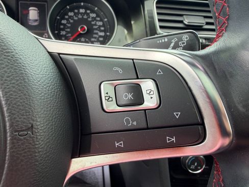 Used 2016 Volkswagen GTI SE FWD image 21