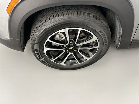 Used 2024 Chevrolet TrailBlazer LT AWD/4WD image 11