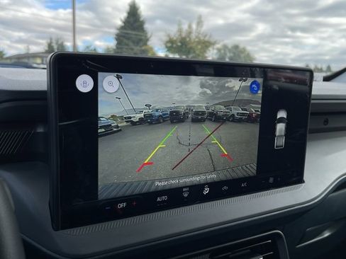 New 2025 Ford Maverick XL image 11