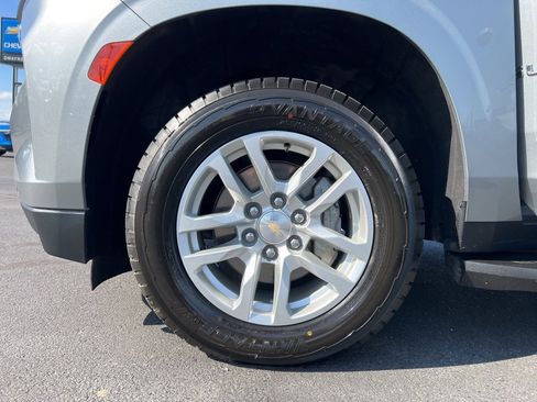 Used 2023 Chevrolet Suburban LT image 61