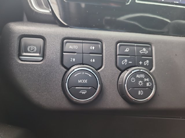 Used 2022 Chevrolet Silverado 1500 LT Trail Boss w/ Convenience Package II AWD/4WD image 30