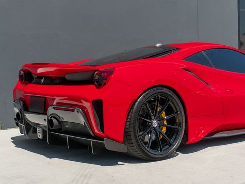Used 2019 Ferrari 488 Pista Coupe RWD image 39