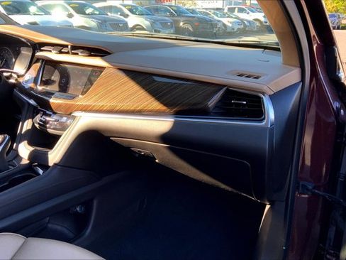 Used 2022 Cadillac XT6 Premium Luxury w/ Platinum Package image 16