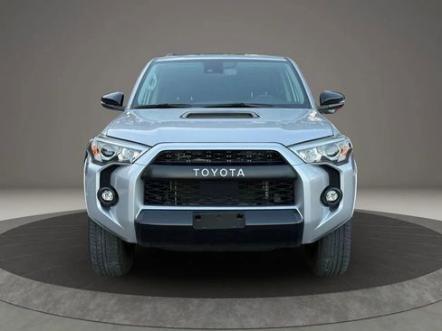 Used 2021 Toyota 4Runner Venture w/ Moonroof Package image 2