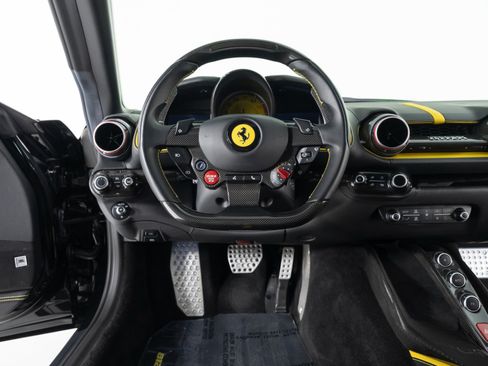 Used 2019 Ferrari 812 Superfast RWD image 16
