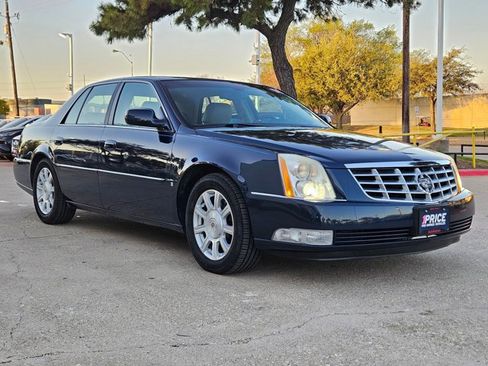 Used 2008 Cadillac DTS image 3