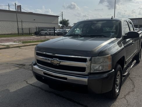 Used 2011 Chevrolet Silverado 1500 LS RWD image 1