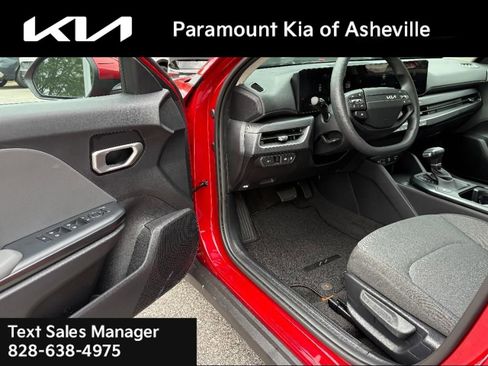 New 2025 Kia K4 LXS image 14