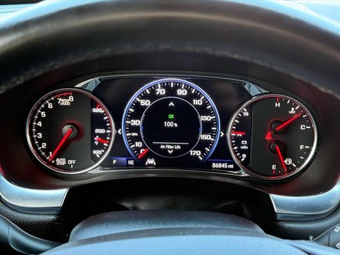 Used 2023 Chevrolet Traverse Premier image 21