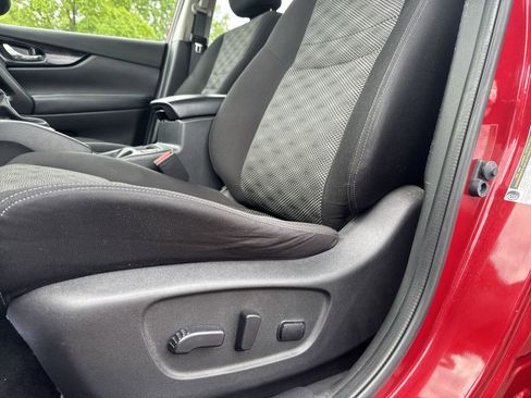 Used 2018 Nissan Rogue Sport SV w/ SV All-Weather Package AWD/4WD image 26