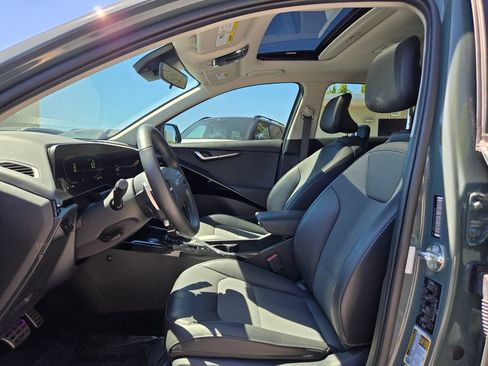 Used 2023 Kia Niro EX Touring FWD image 18