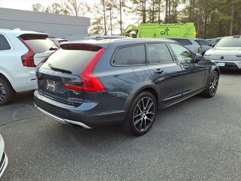 Used 2020 Volvo V90 T6 Cross Country image 5