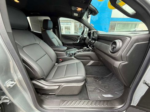 Used 2025 Chevrolet Colorado Trail Boss image 37