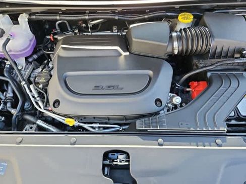 New 2026 Chrysler Pacifica Pinnacle AWD/4WD image 14