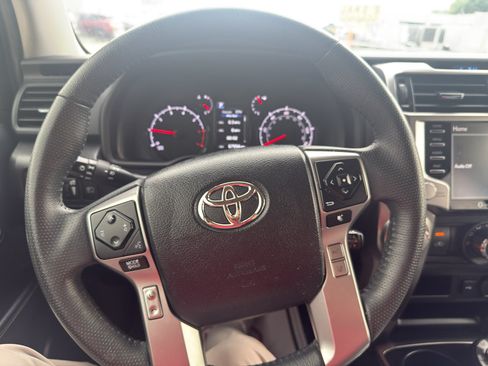 Used 2021 Toyota 4Runner SR5 Premium w/ Moonroof Package AWD/4WD image 17