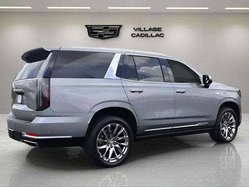 Certified 2026 Cadillac Escalade Luxury w/ LPO, Radiant Package AWD/4WD image 5