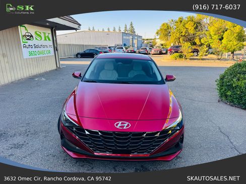 Used 2023 Hyundai Elantra Limited FWD image 3