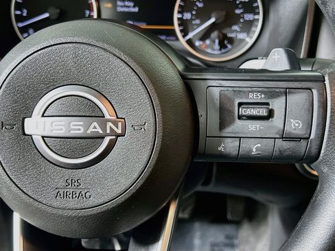 Used 2024 Nissan Rogue S FWD image 20