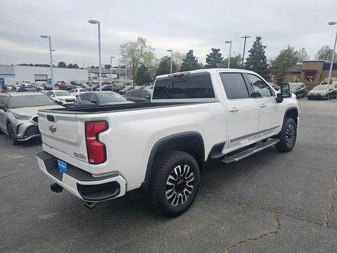 Used 2025 Chevrolet Silverado 2500 High Country w/ High Country Premium Package AWD/4WD image 8