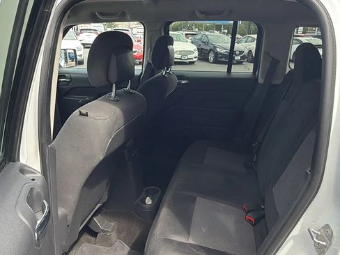 Used 2014 Jeep Patriot Sport FWD image 15