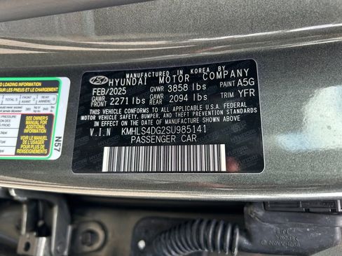 Used 2025 Hyundai Elantra SEL FWD image 37