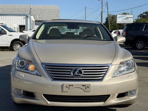 Used 2012 Lexus LS 460 w/ Comfort Pkg image 3
