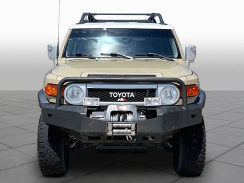 Used 2011 Toyota FJ Cruiser 4WD w/ Upgrade Pkg image 3