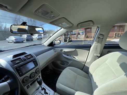 Used 2013 Toyota Corolla LE Special Edition image 18