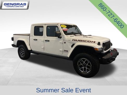 Used 2024 Jeep Gladiator Rubicon AWD/4WD image 9