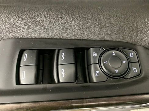 Used 2020 Chevrolet Silverado 1500 LTZ image 28