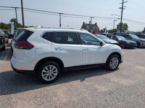 Used 2018 Nissan Rogue SV AWD/4WD image 6