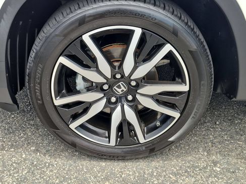 Used 2019 Honda Pilot Touring image 12