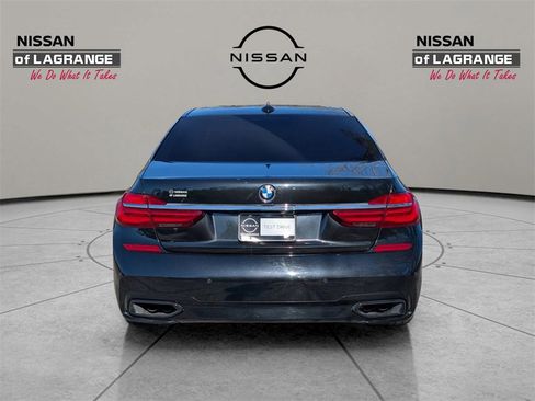 Used 2017 BMW 750i image 5