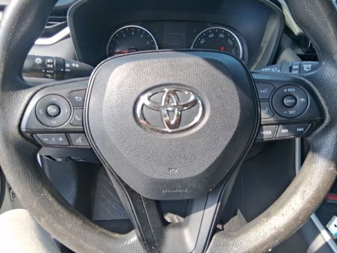 Used 2021 Toyota RAV4 XLE w/ Convenience Package AWD/4WD image 11